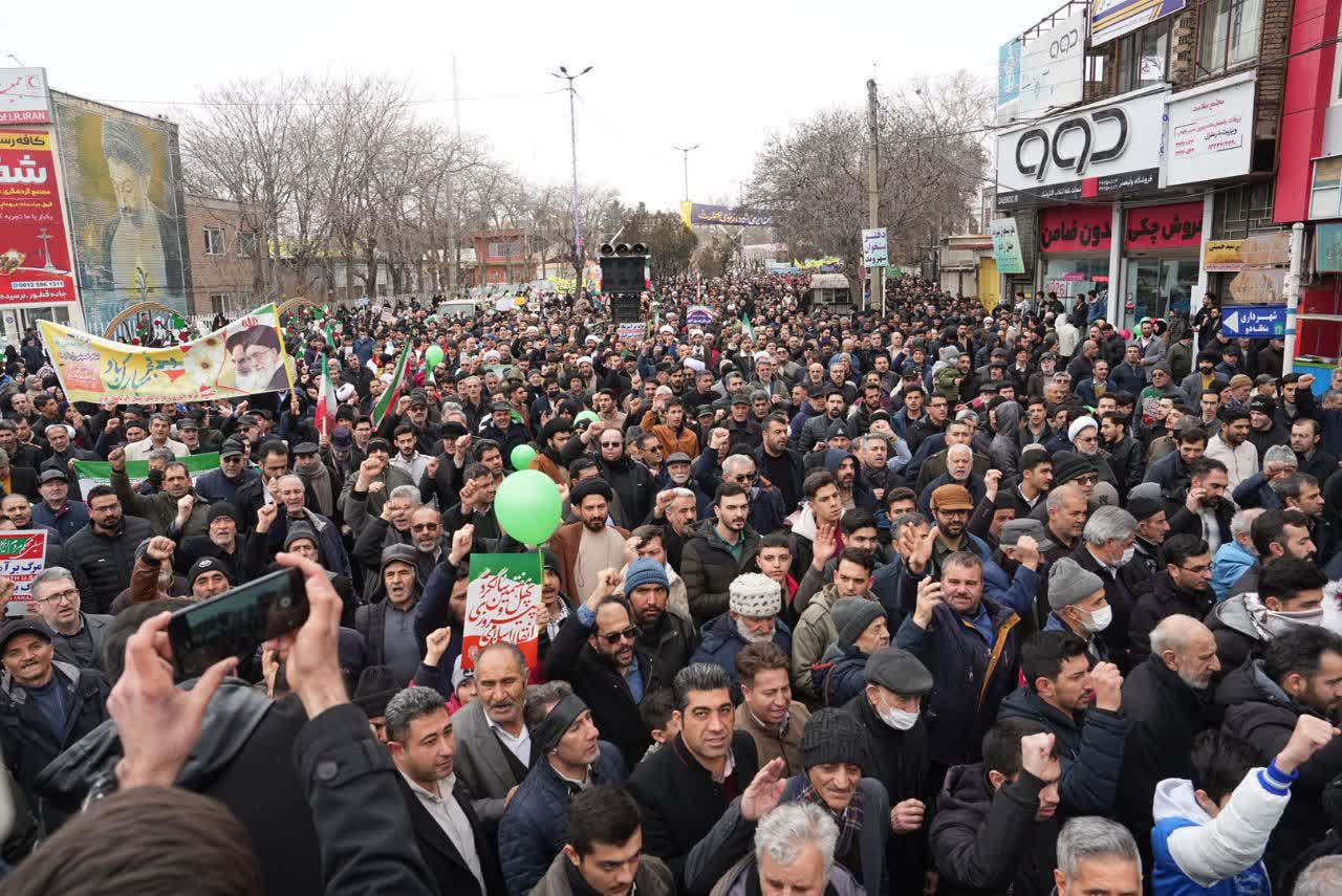 برگزاری باشکوه راهپیمایی 22 بهمن در خوی + تصاویر
