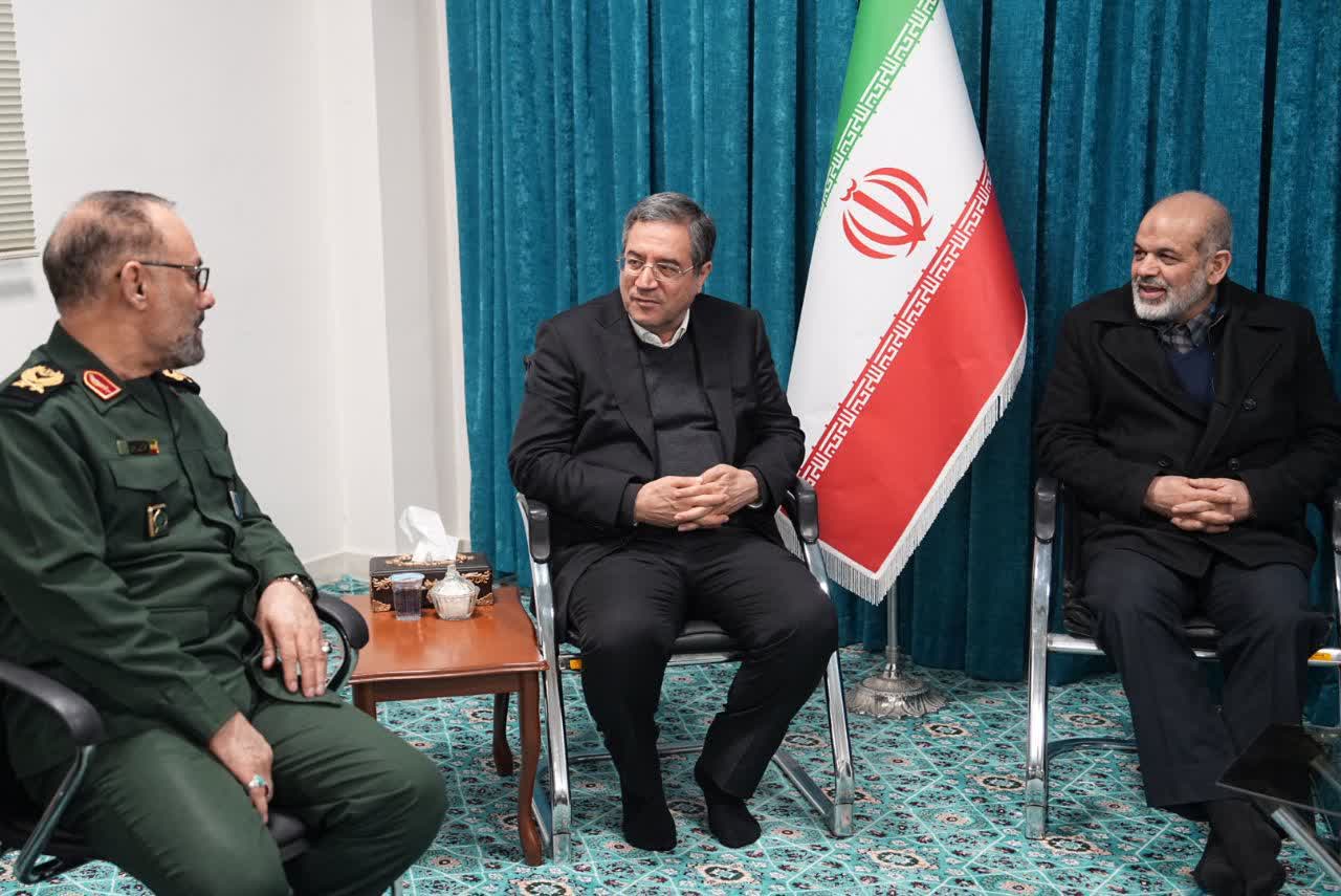 دیدار جانشین فرمانده کل سپاه پاسداران و استاندار آذربایجان‌غربی با نماینده ولی فقیه در استان + تصاویر