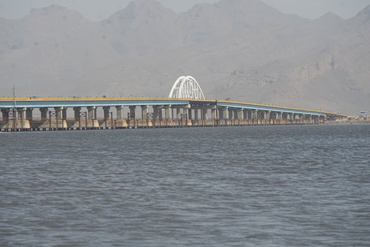 بازدید استاندار آذربایجان‌غربی از دریاچه ارومیه + تصاویر