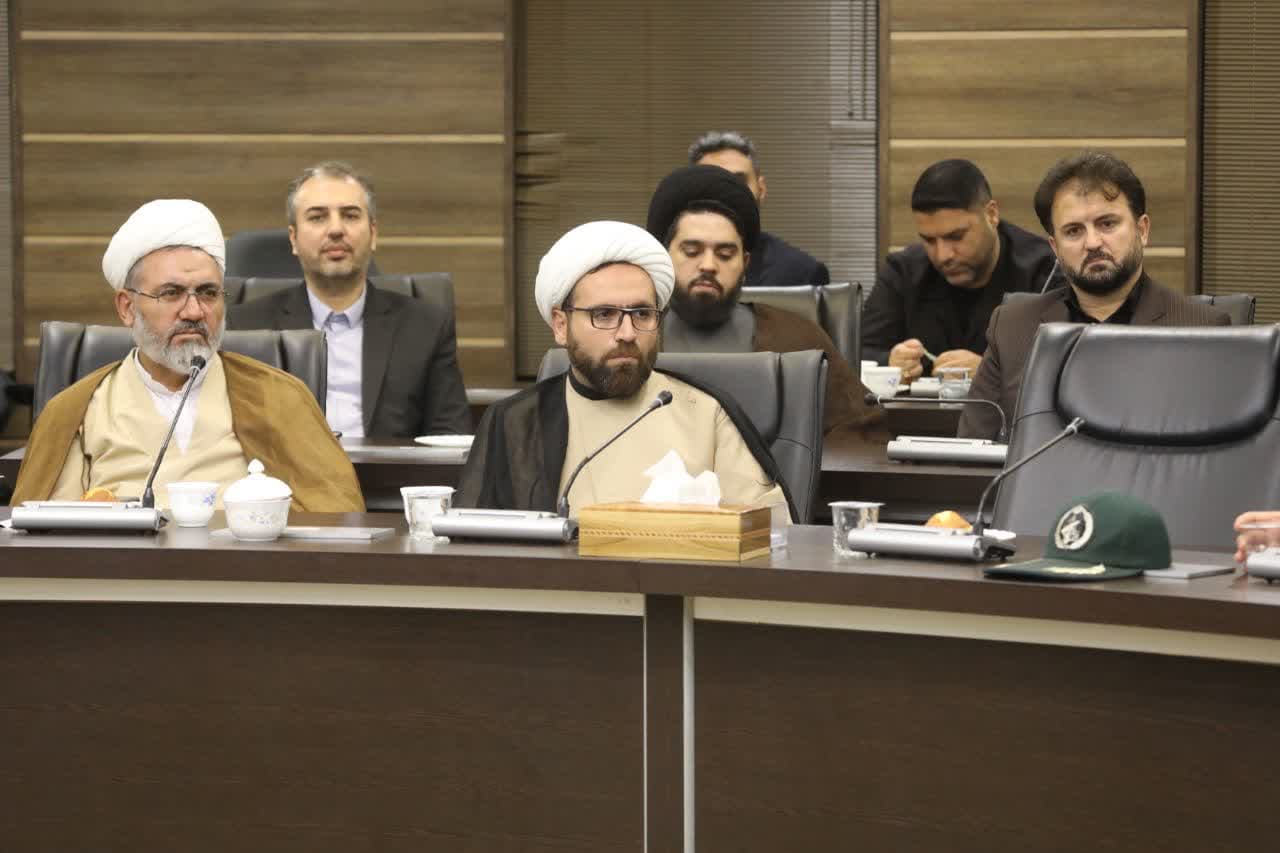 آلبوم تصویری / برگزاری آیین تجلیل از دست اندرکاران سومین اجلاس منطقهای وحدت اسلامی در ارومیه
