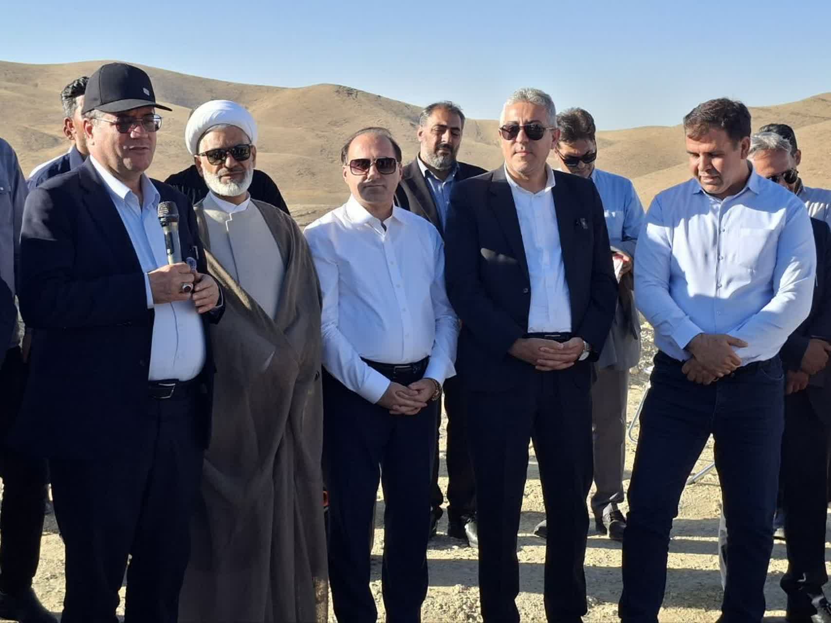 کلنگ 200 میلیارد تومانی فرآوری آهک هیدراته در شاهین‌دژ به زمین خورد