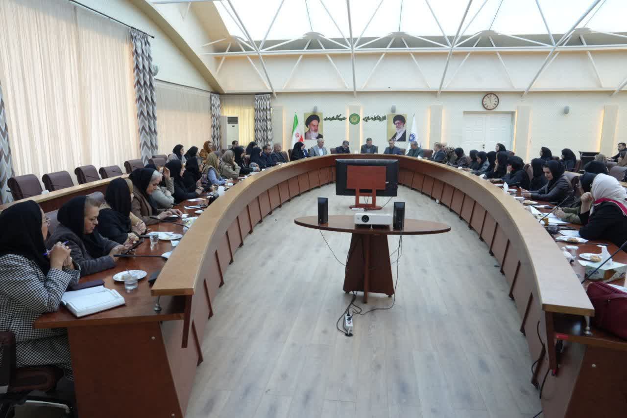 برگزاری جلسه بررسی مسائل و مشکلات بانوان کارآفرین و فعال اقتصادی آذربایجانغربی + تصاویر