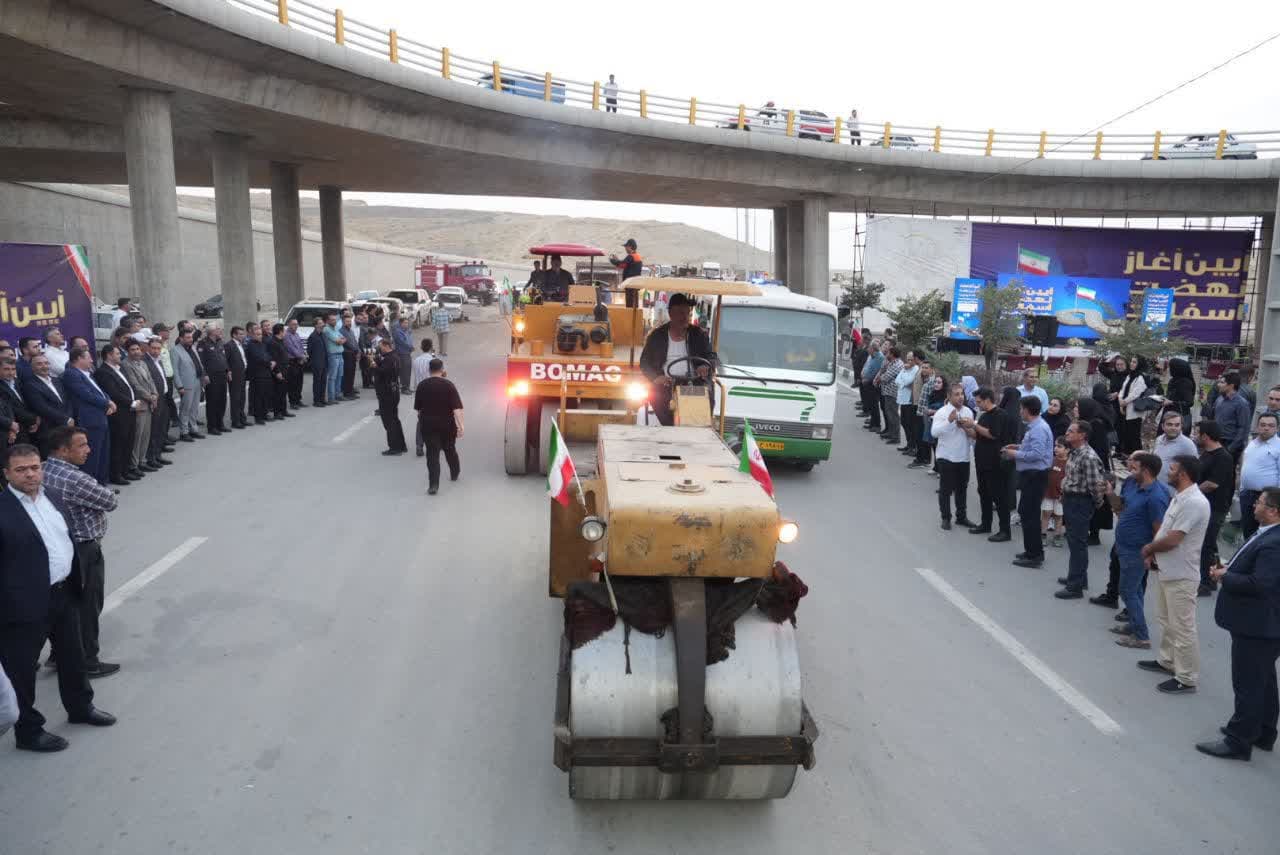برگزاری آیین آغاز عملیات اجرایی نهضت آسفالتریزی شهر ارومیه + تصاویر