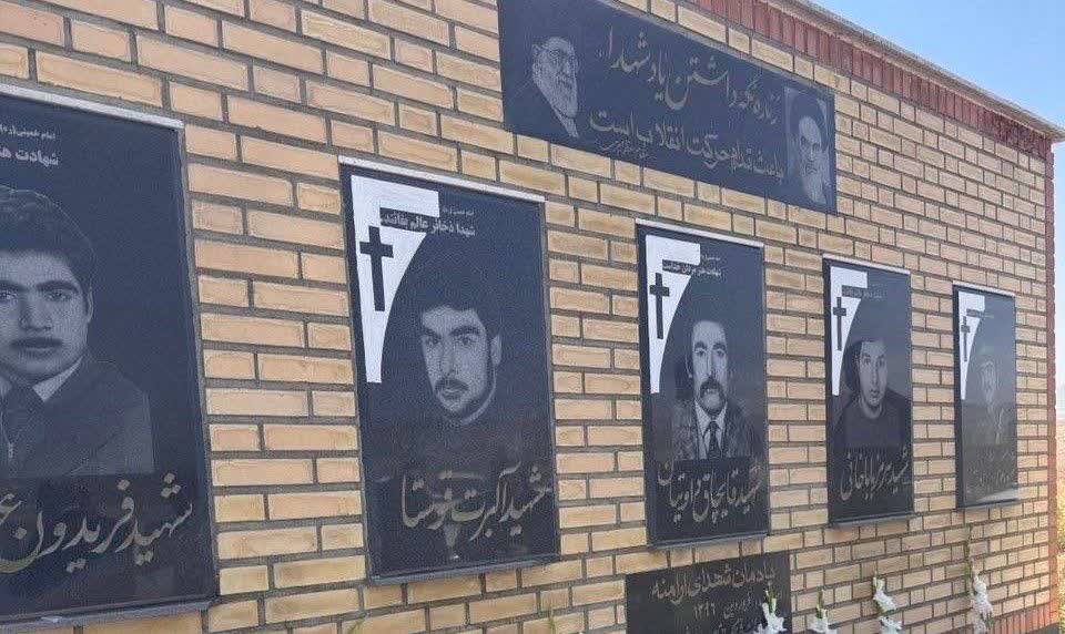 ادای احترام معاون سیاسی و اجتماعی استاندار آذربایجانغربی به مقام شامخ شهدای چالدران