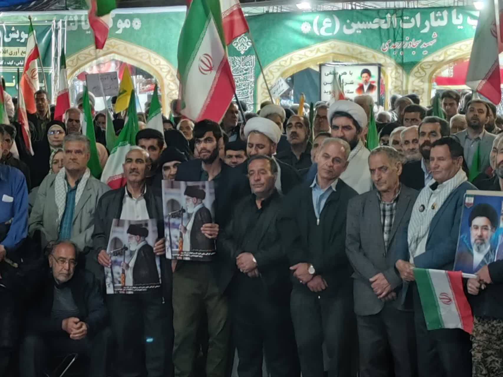 تداوم همراهی و حضور چشمگیر مردم ارومیه در تجمع شبانه + تصاویر