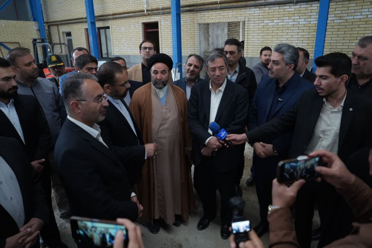 بازدید استاندار آذربایجانغربی از شرکت رعد الکتریک + تصاویر