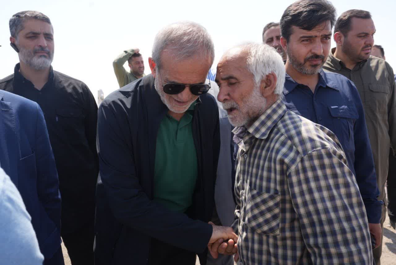 بازدید رئیسجمهور از دریاچه ارومیه + تصاویر