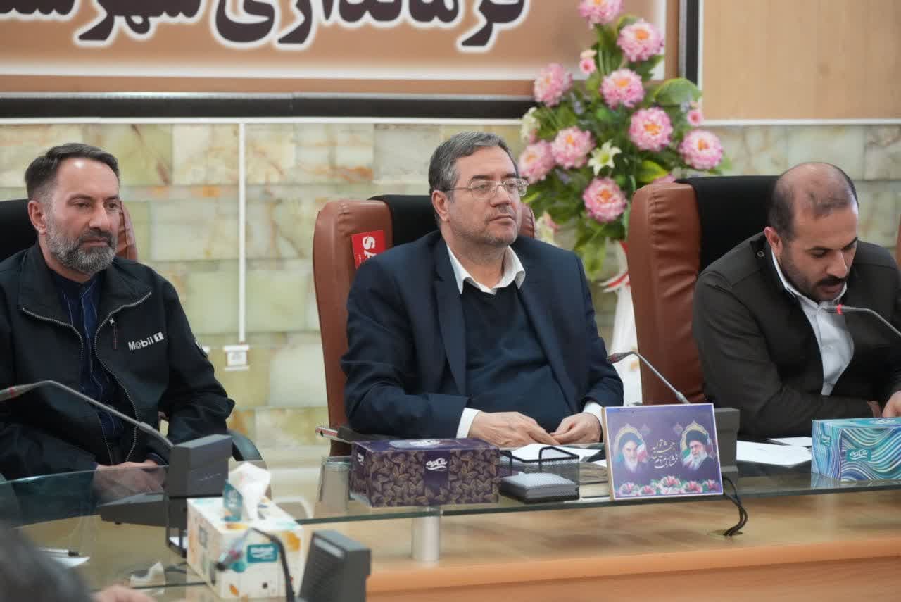 برگزاری جلسه معتمدین، مدیران و فعالین اقتصادی شهرستان اشنویه با استاندار آذربایجانغربی + تصاویر