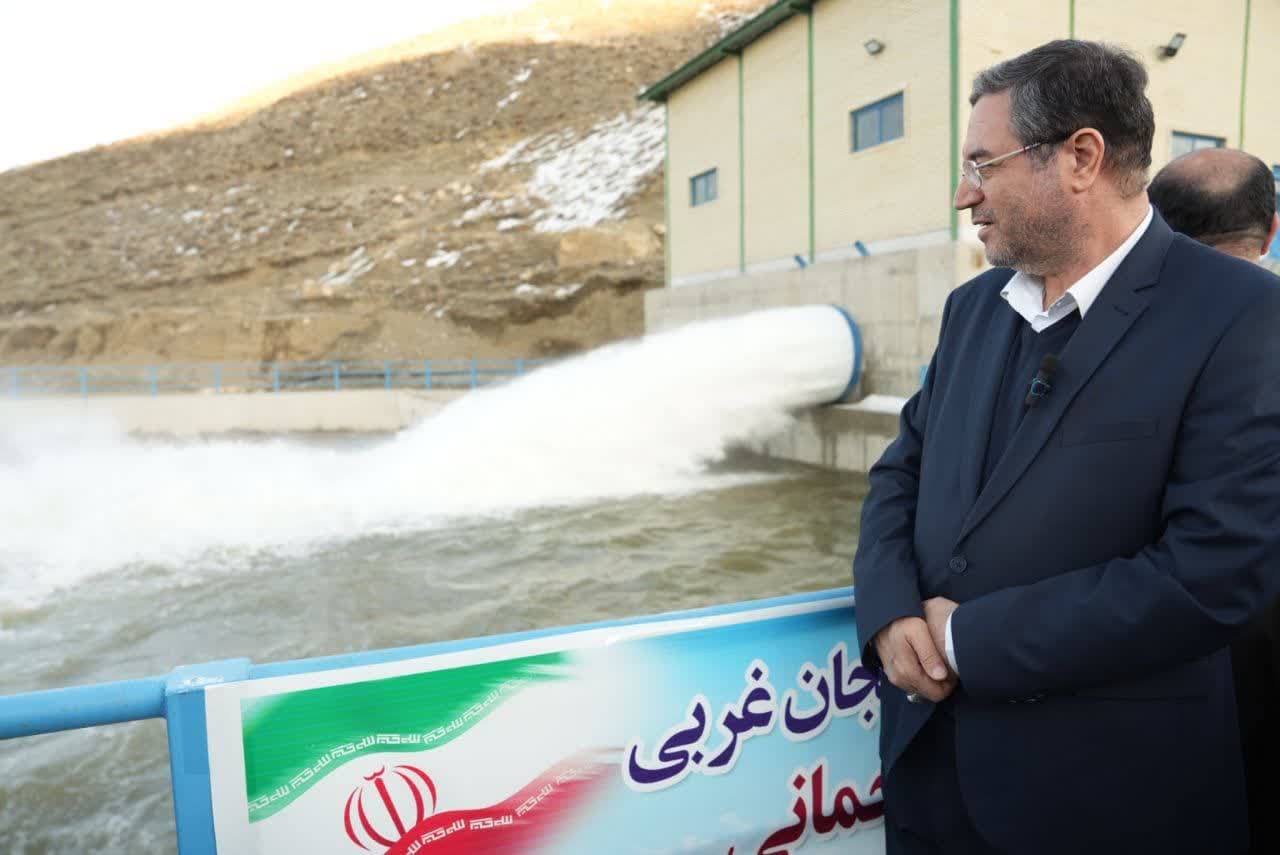 رهاسازی آب از سد چپرآباد به سمت دریاچه ارومیه آغاز شد + تصاویر