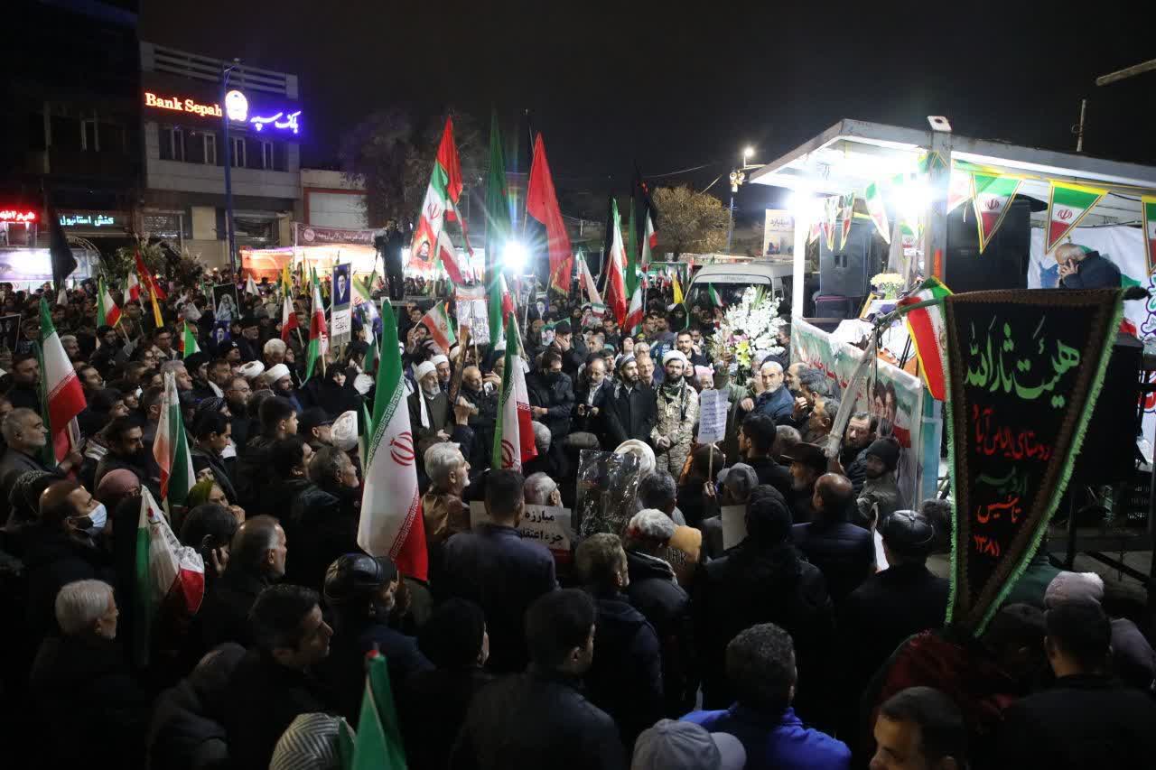 تداوم برگزاری تجمعات شبانه مردم و مسئولان در ارومیه + تصاویر
