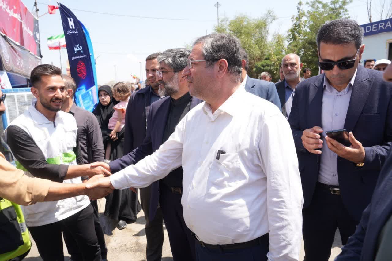 بازدید استاندار آذربایجانغربی از روند ارائه خدمات به زائران اربعین حسینی + تصاویر