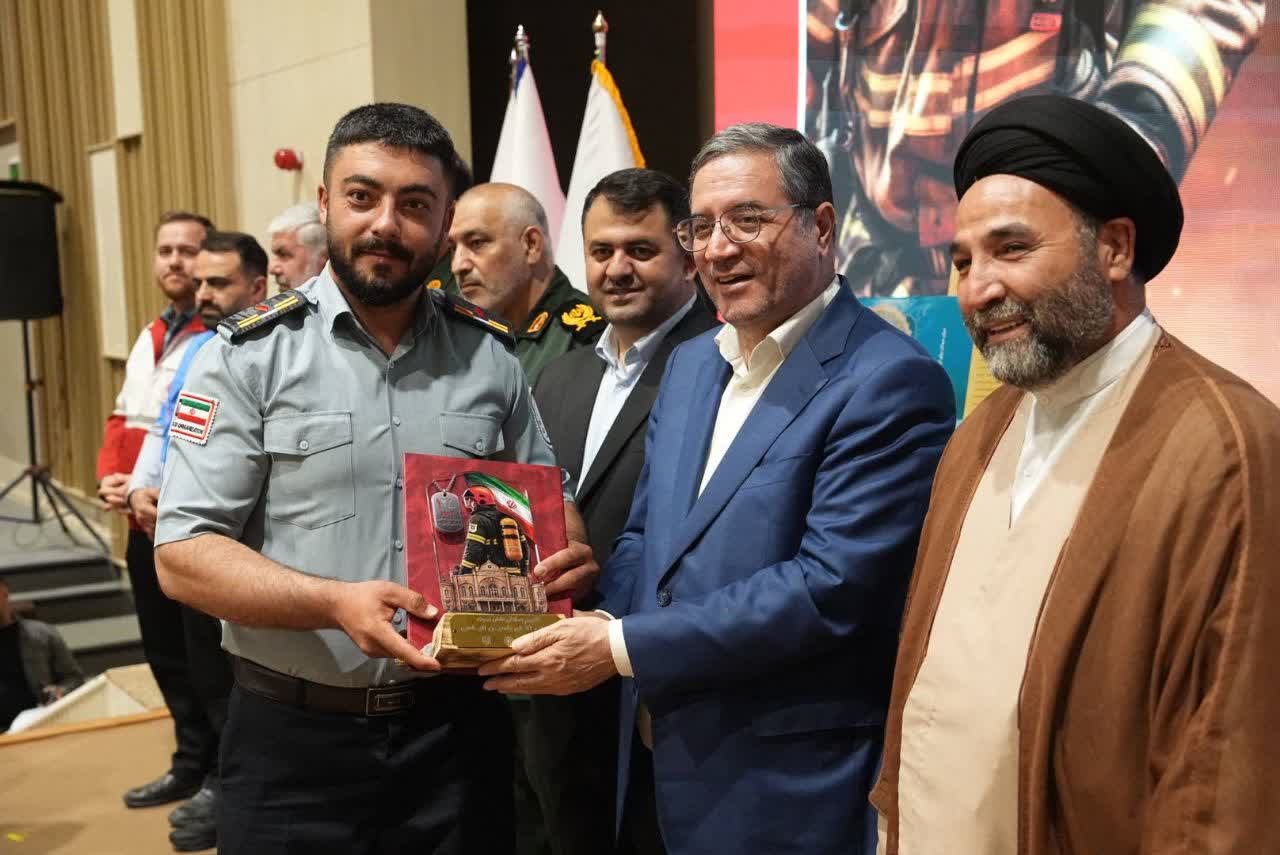 آتشنشانان ارومیه، قهرمانان بیادعای ایمنی و ایثار + تصاویر