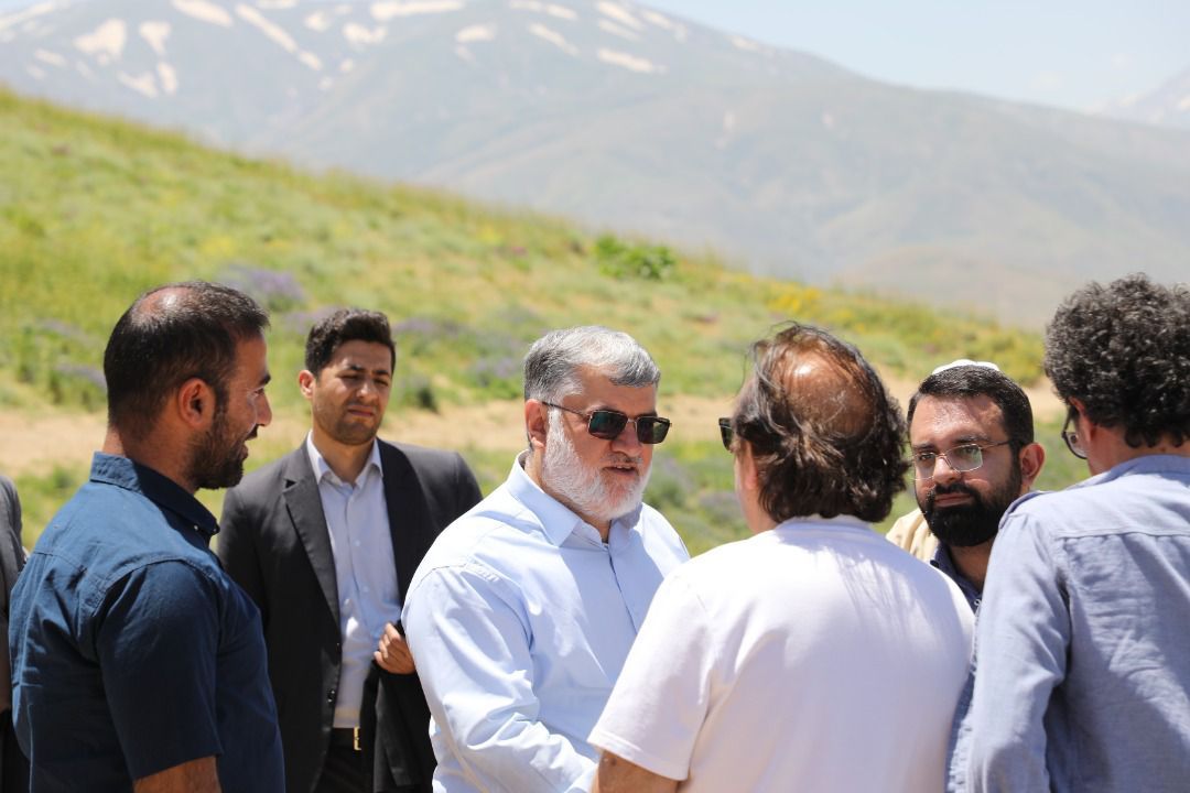 حضور استاندار آذربایجانغربی در محل فیلمبرداری فیلم "در آغوش درخت"