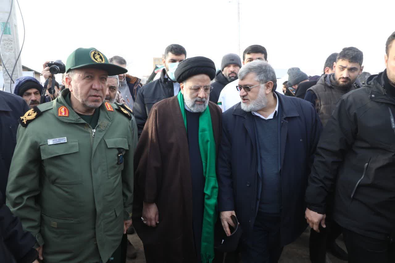 آلبوم تصویری / بازدید رئیس جمهور از روند اسکان اضطراری و برخی از مناطق زلزلهزده شهرستان خوی