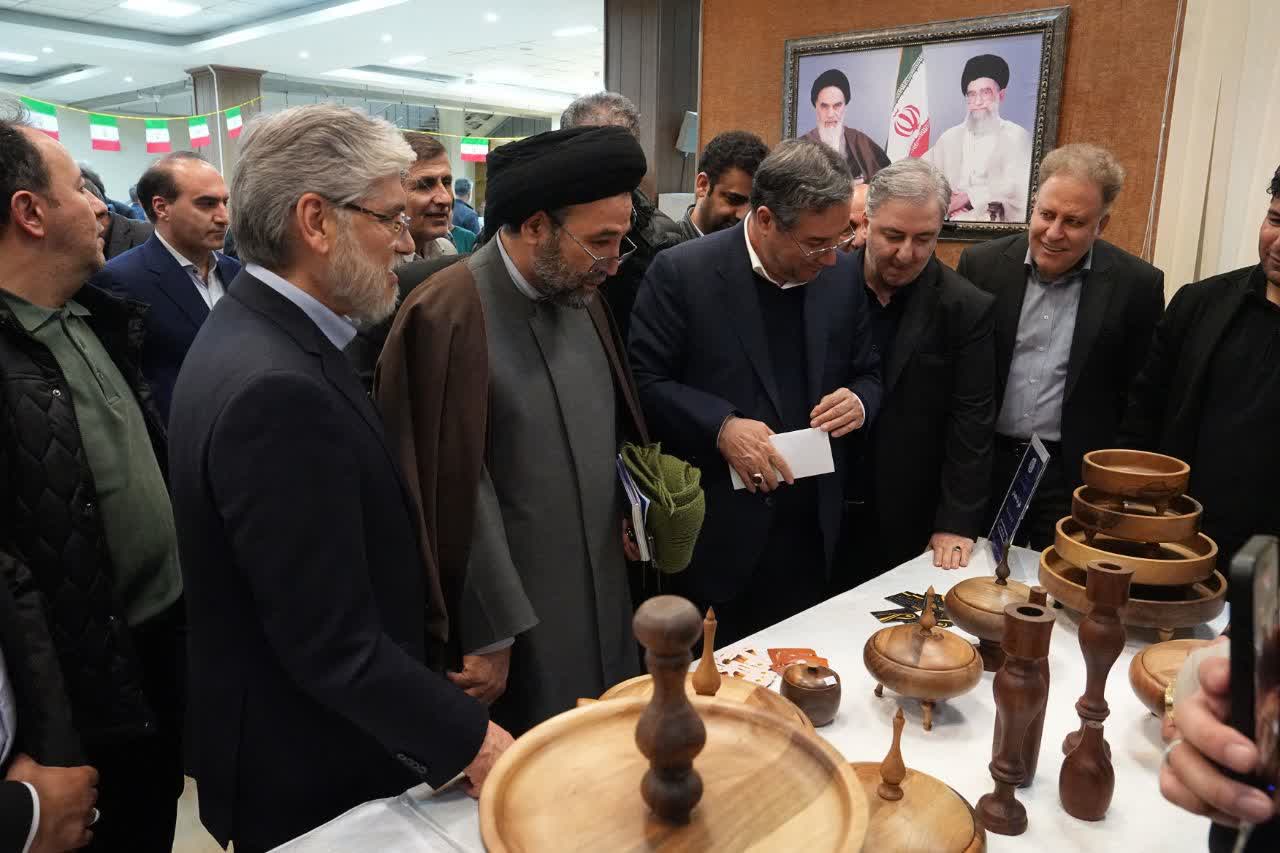 بازدید وزیر علوم و استاندار آذربایجان‌غربی از نمایشگاه صنایع‌دستی استان + تصاویر