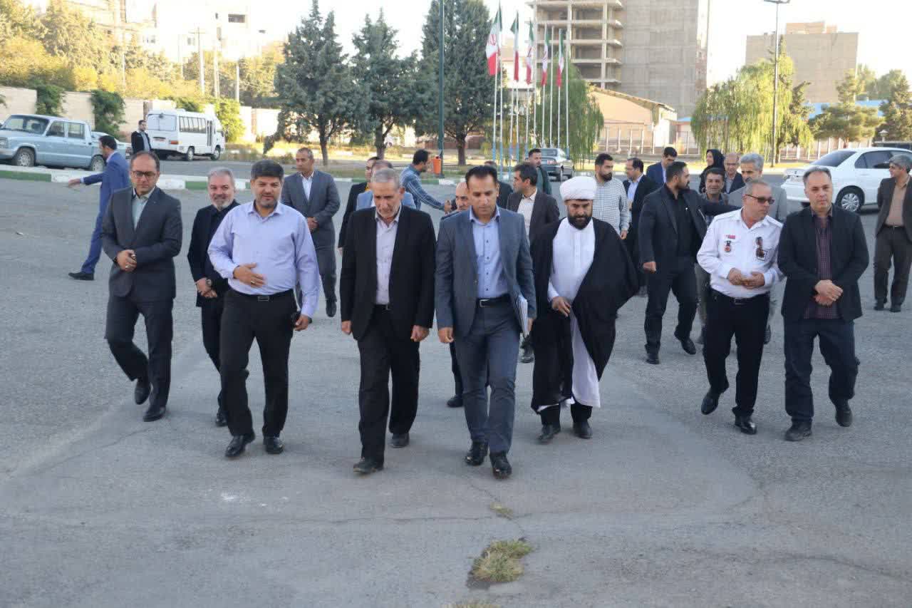 بازدید معاون هماهنگی امور عمرانی استاندار آذربایجانغربی از سالن 6000 نفری غدیر ارومیه + تصاویر