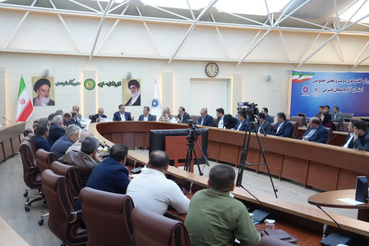 برگزاری جلسه بررسی مشکلات پیلهوران و کولبران آذربایجانغربی + تصاویر