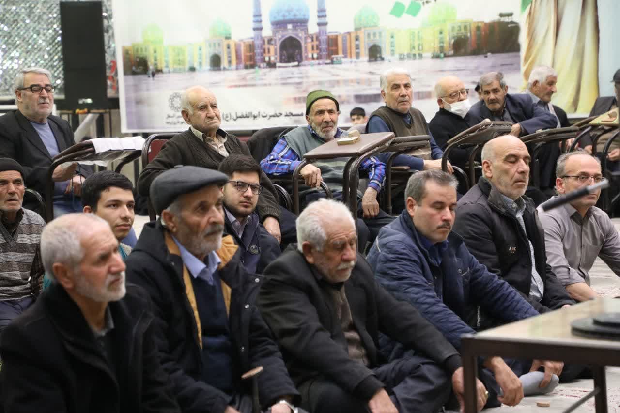 حضور استاندار آذربایجانغربی در جمع نمازگزاران مسجد حضرت ابوالفضل (ع) ارومیه + تصاویر
