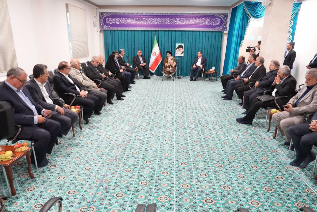 آلبوم تصویری / دیدار استاندار آذربایجانغربی و اعضای کمیسیون اقتصادی مجلس با نماینده ولی فقیه در استان