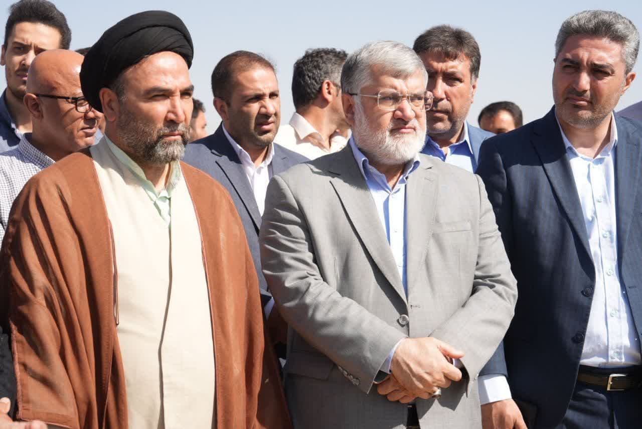 بازدید استاندار آذربایجانغربی از روند جمع آوری و دفن زباله در سایت دفن زباله شهرداری ارومیه در نازلو