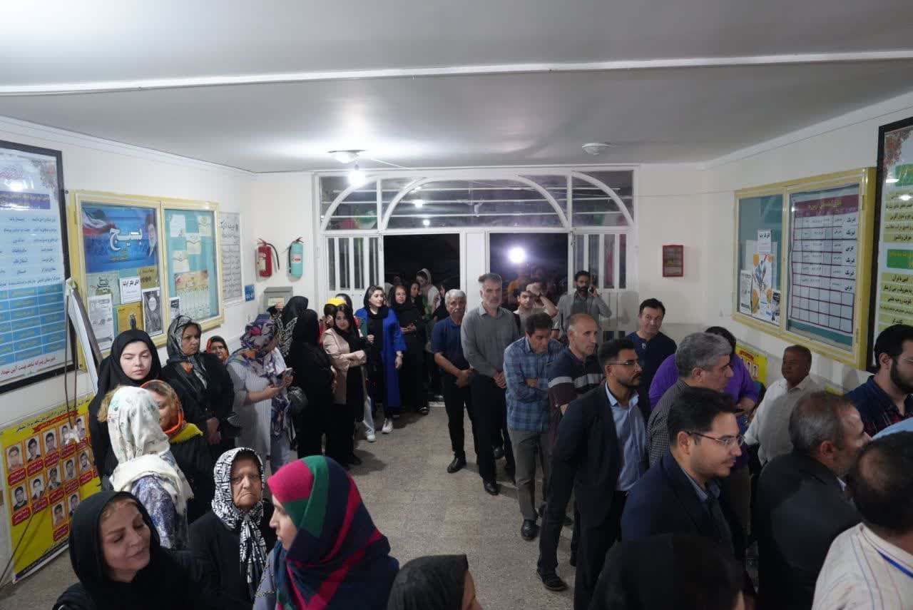 آلبوم تصویری / بازدید استاندار آذربایجانغربی از شعب اخذ رای انتخابات ریاست جمهوری در ارومیه