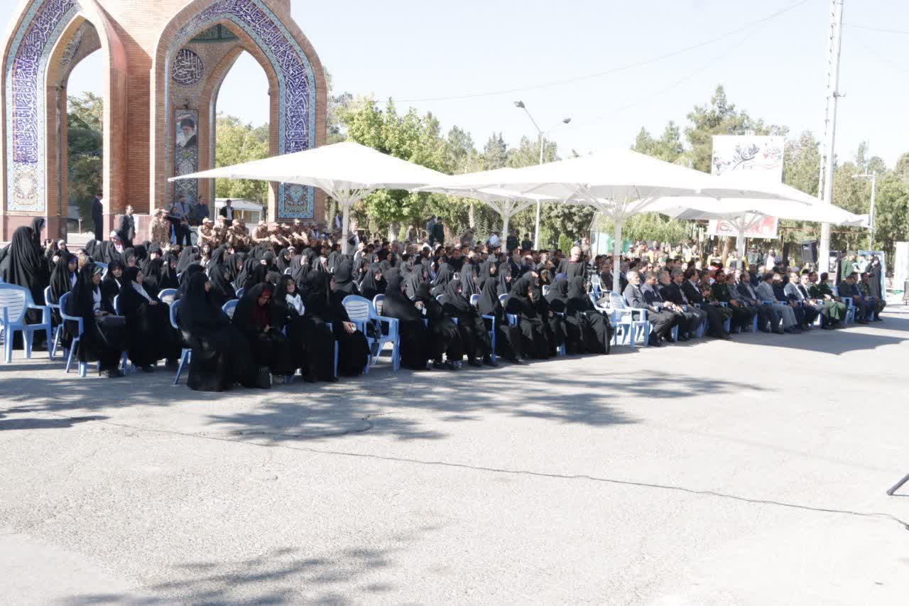 آلبوم تصویری / برگزاری مراسم میهمانی لالهها، عطرافشانی و گلباران مزار شهدا در ارومیه