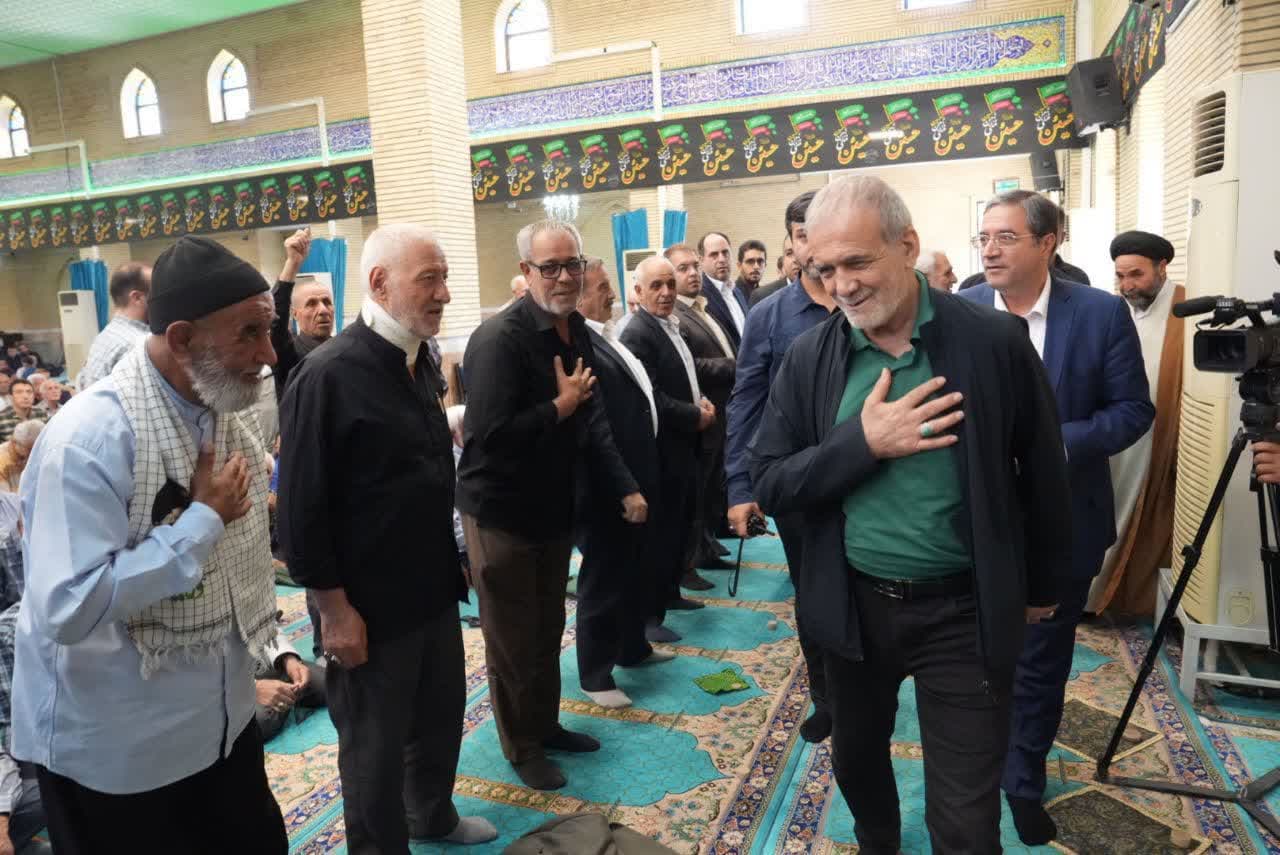 حضور رئیسجمهور در نماز جمعه ارومیه + تصاویر