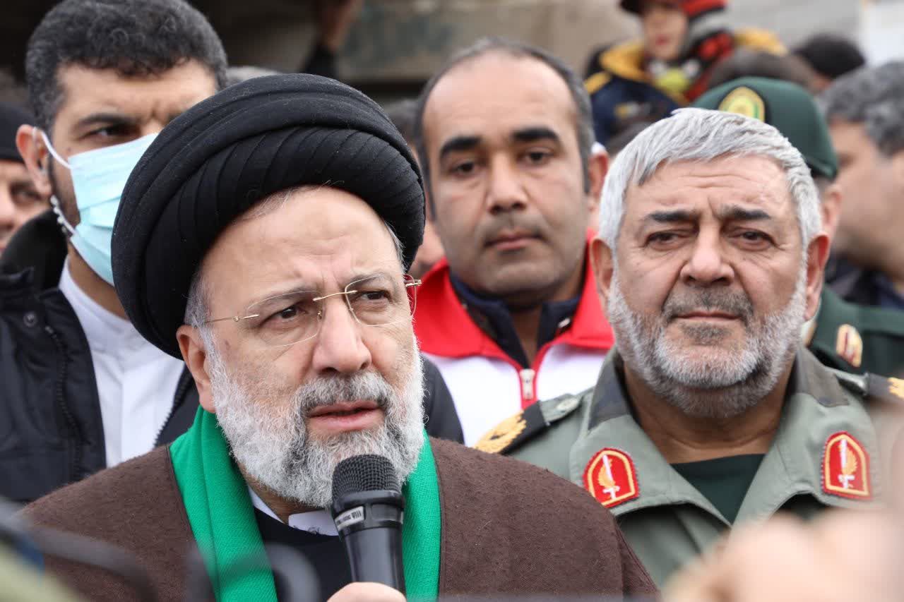 آلبوم تصویری / بازدید رئیس جمهور از روند اسکان اضطراری و برخی از مناطق زلزلهزده شهرستان خوی
