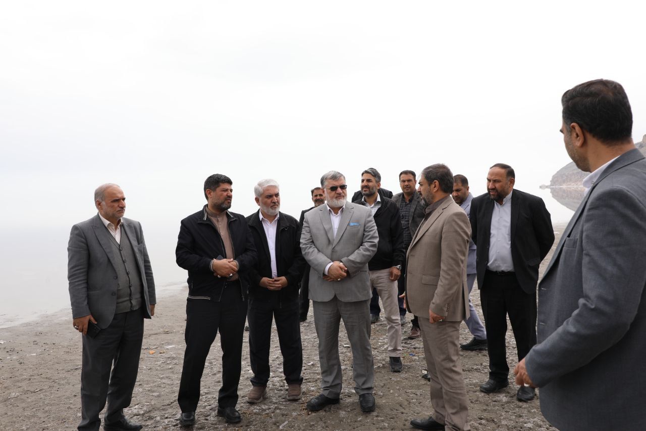 آلبوم تصویری / بازدید استاندار آذربایجانغربی از ساحل شمالی دریاچه ارومیه