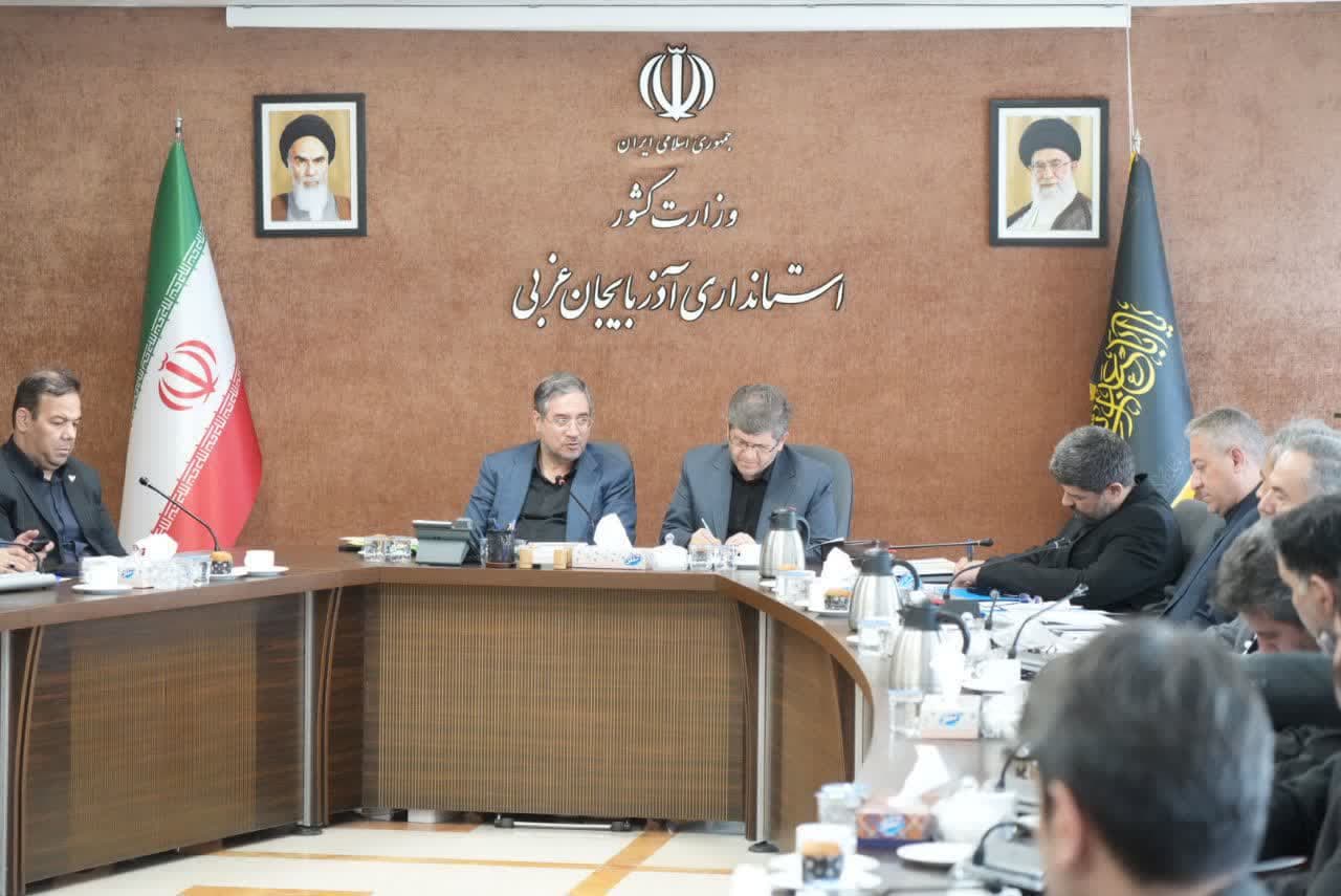 برگزاری نشست مشترک معاون وزیر راه و شهرسازی و مدیرعامل راهآهن جمهوری اسلامی ایران با استاندار آذربایجانغربی
