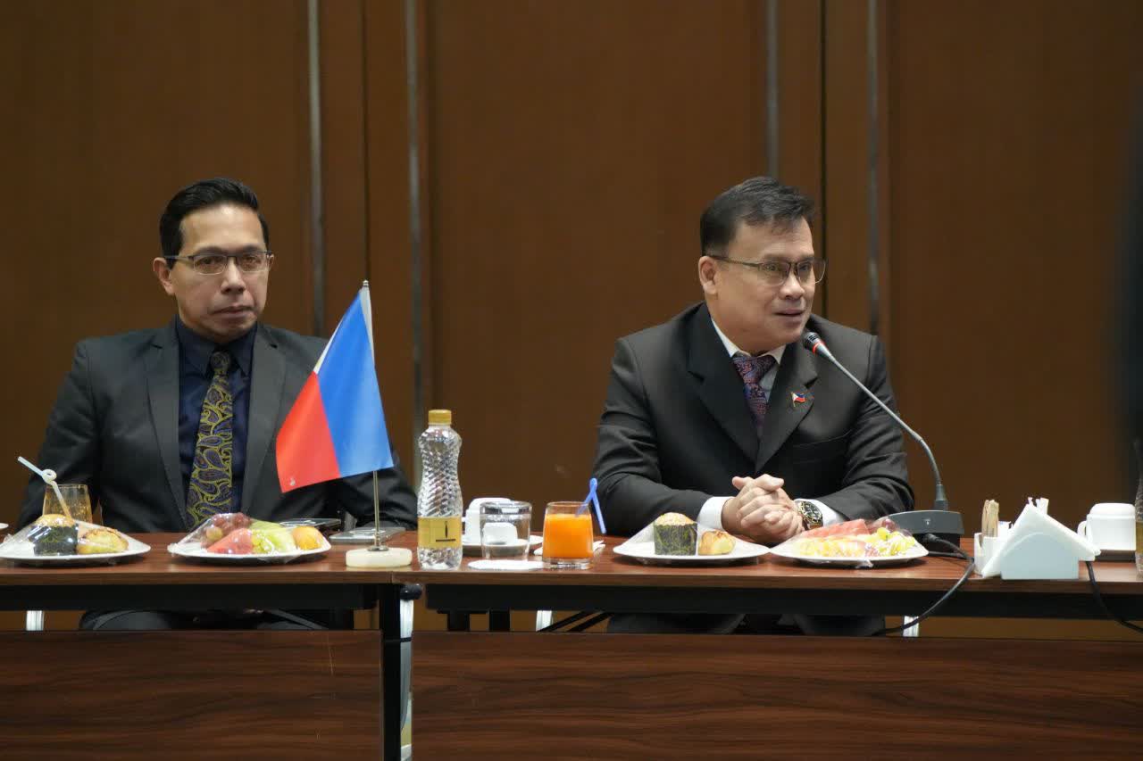 برگزاری نشست مشترک استاندار آذربایجانغربی با سفرای ازبکستان، اروگوئه، سریلانکا، فیلیپین و قرقیزستان