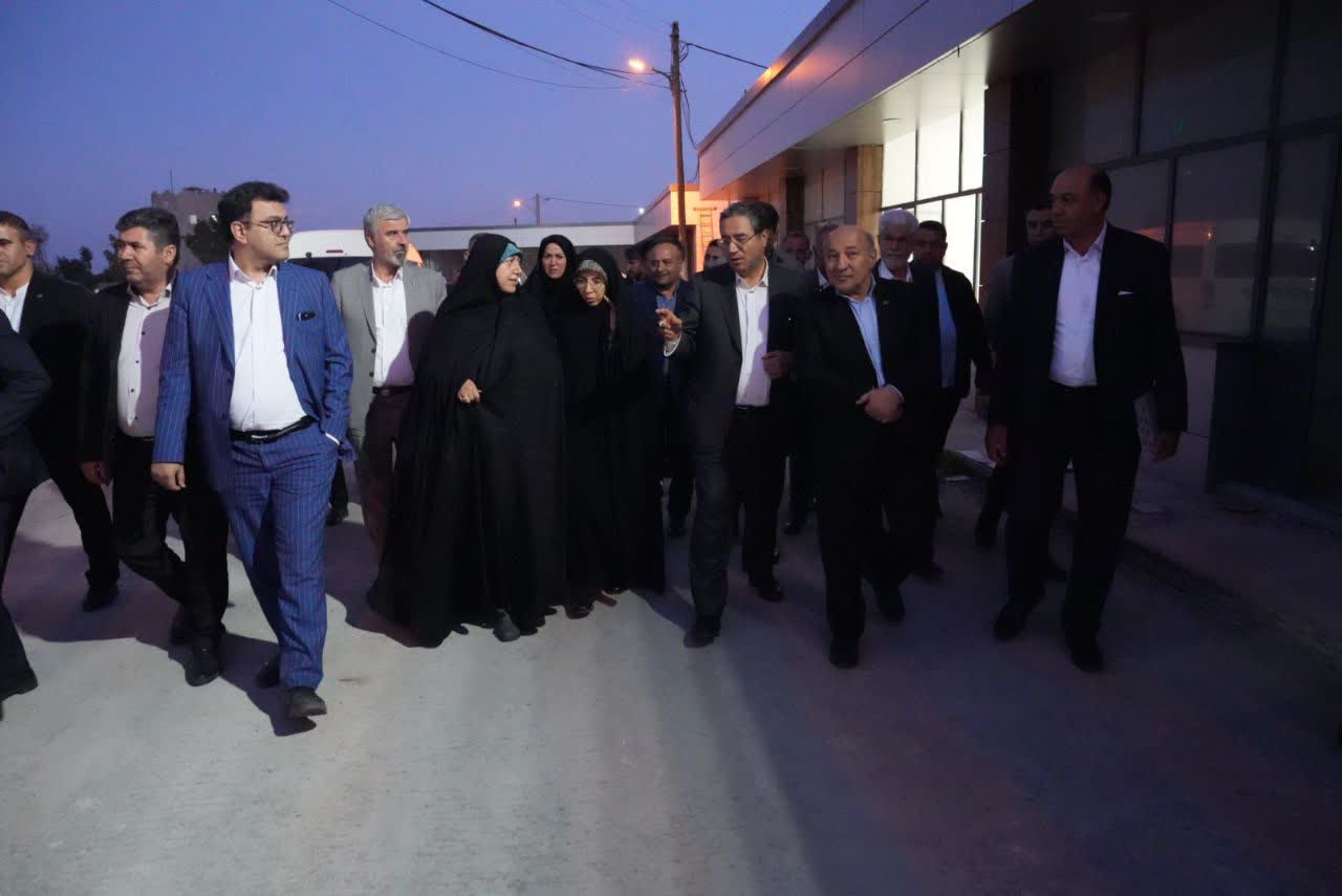 بازدید استاندار آذربایجانغربی و اعضای کمیسیون بهداشت مجلس از بازارچه ساریسو + تصاویر