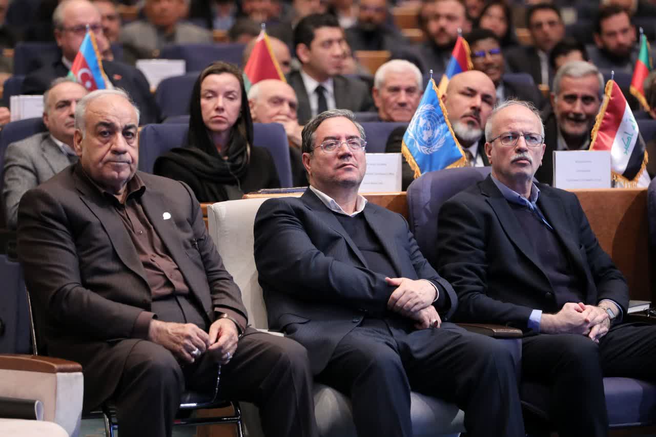 برگزاری همایش فرصت‌های سرمایه‌گذاری راه‌گذرهای ریلی و جاده‌ای + تصاویر