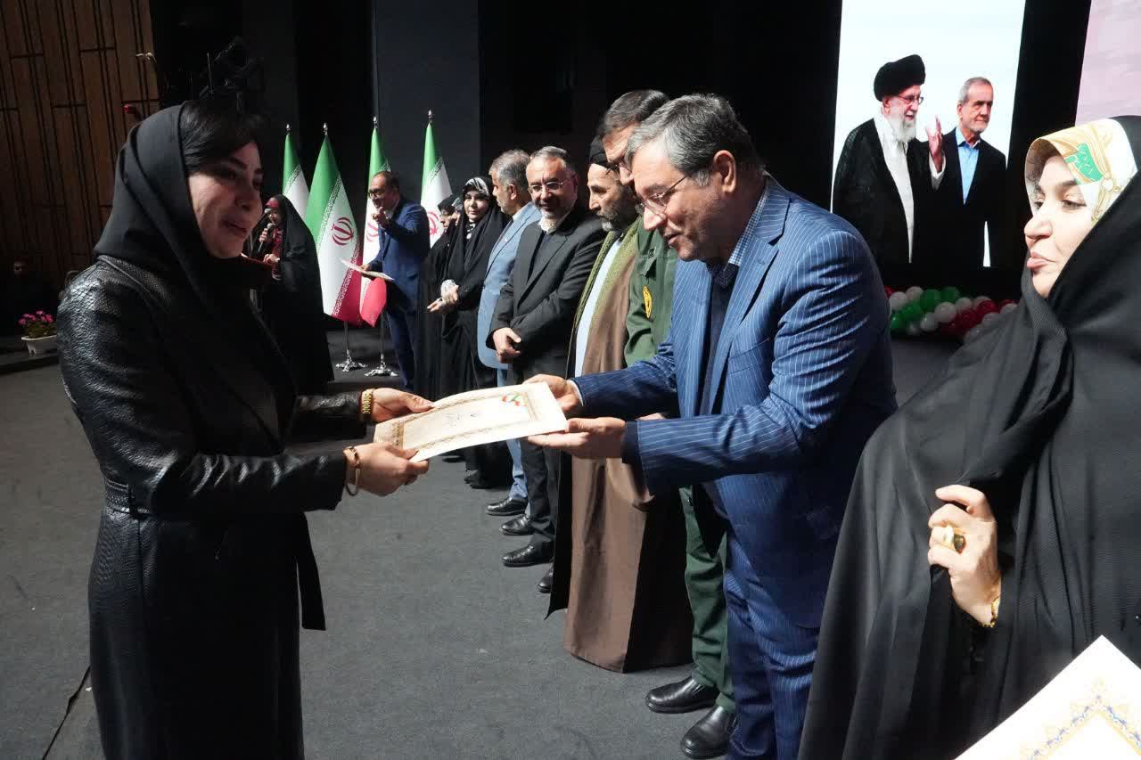 آلبوم تصویری / برگزاری رویداد استانی روشنای مهر و آیین تجلیل از بانوان تأثیرگذار آذربایجانغربی