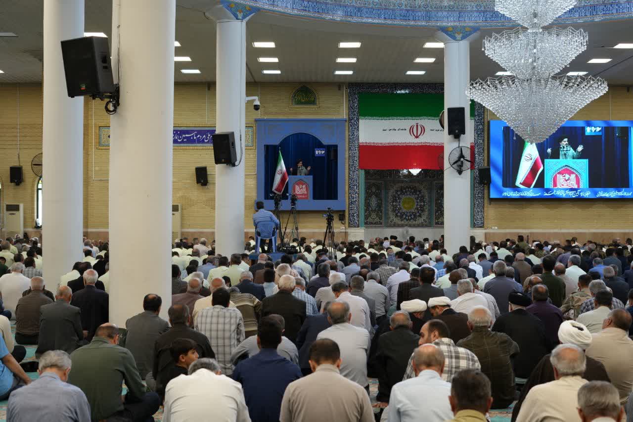 تجلی وحدت و بصیرت در نماز جمعه ارومیه + تصاویر