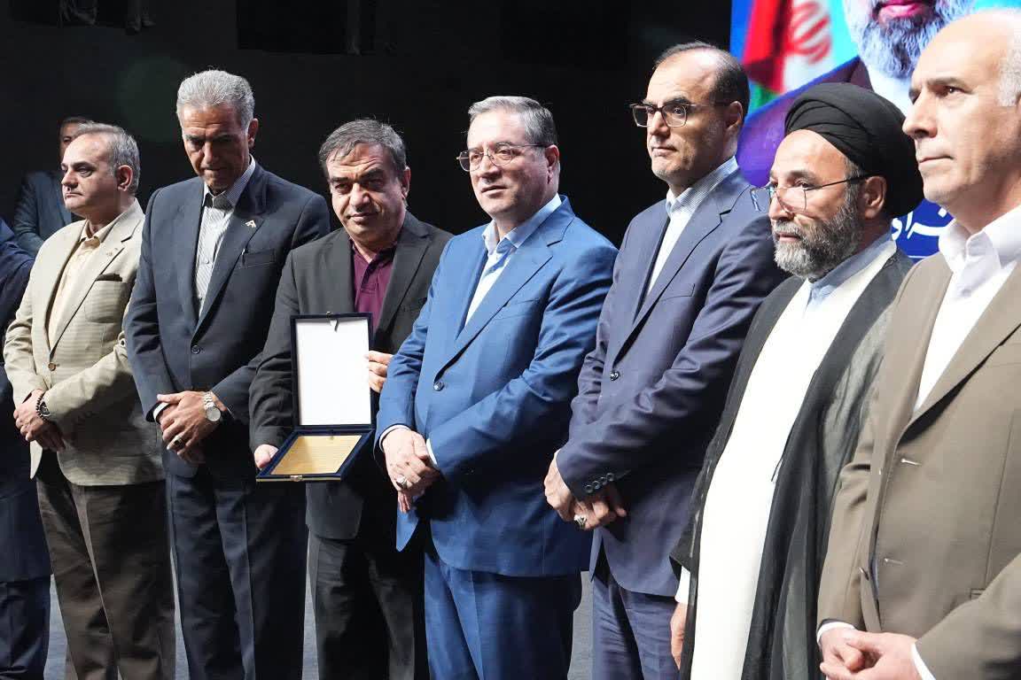 آلبوم تصویری / تجلیل از جهادگران صنعت و معدن آذربایجان‌غربی