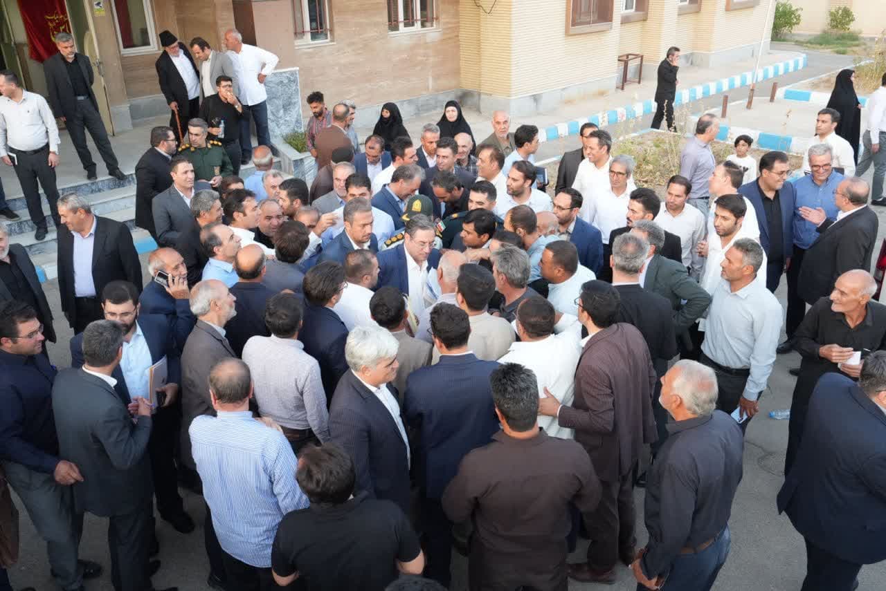 دیدار استاندار آذربایجانغربی با بازاریان و مردم شهرستان چهاربرج + تصاویر