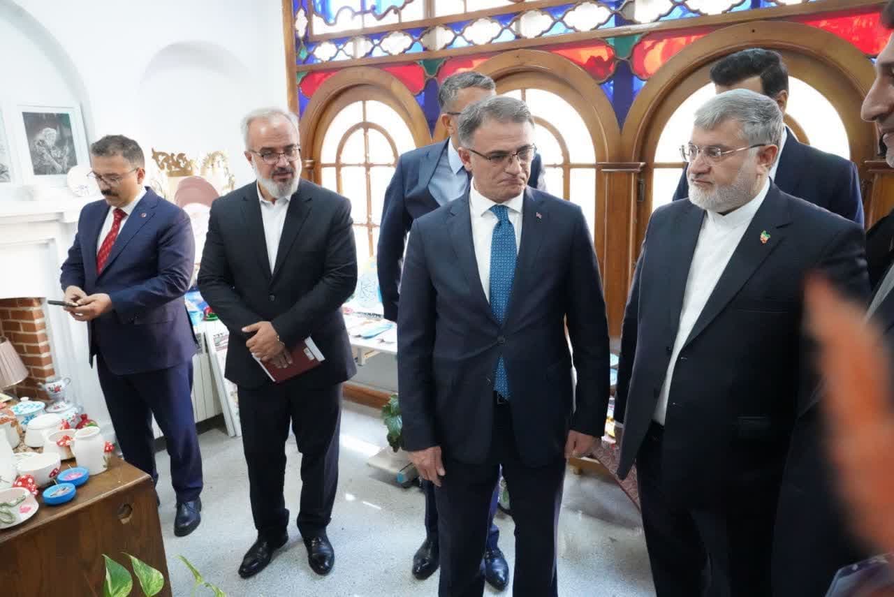 آلبوم تصویری / بازدید استاندار آذربایجان غربی به همراه استانداران هم مرز ترکیه از مدرسه هدایت ارومیه