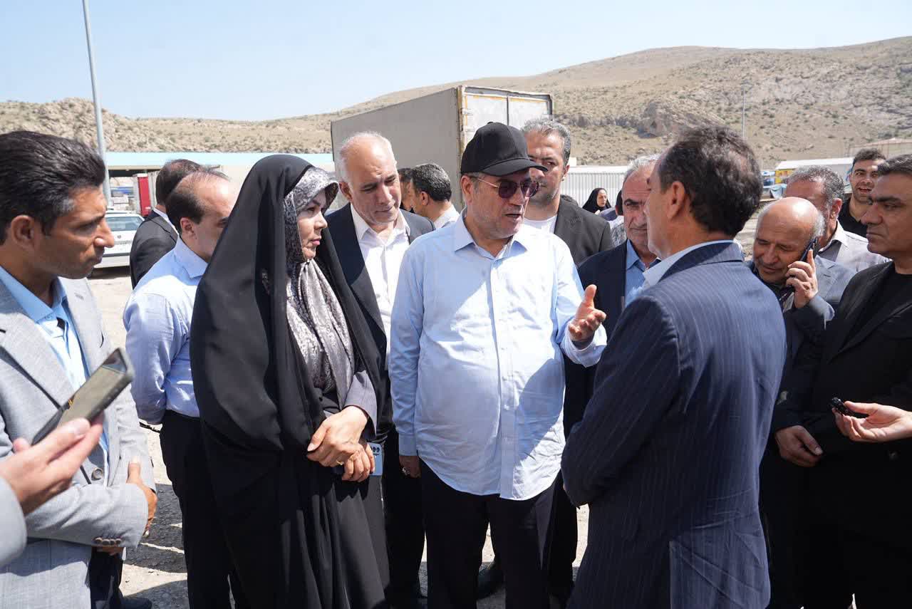 بازدید استاندار آذربایجانغربی از انبارهای عمومی و خدمات گمرکی بازرگان + تصاویر