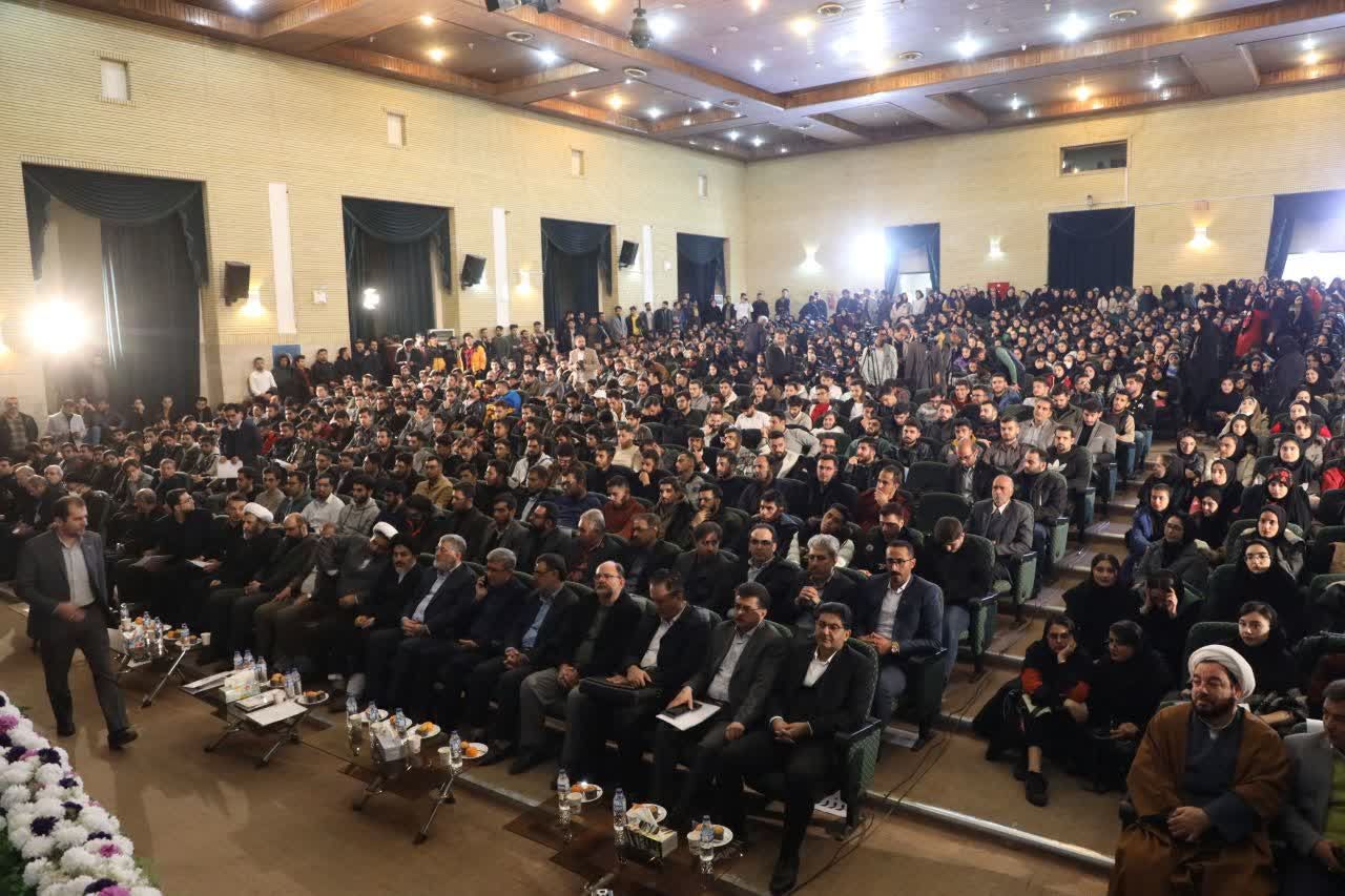 آلبوم تصویری / برگزاری آیین گرامیداشت 16 آذر و روز دانشجو در دانشگاه ارومیه