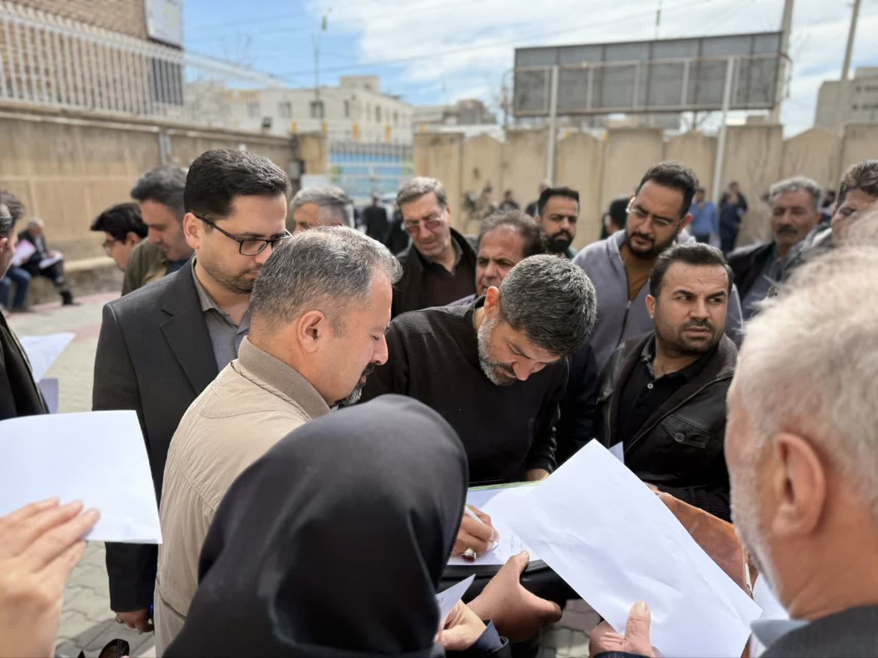 فعالیت یکپارچه بنیاد مسکن در خدمت به مردم + تصاویر