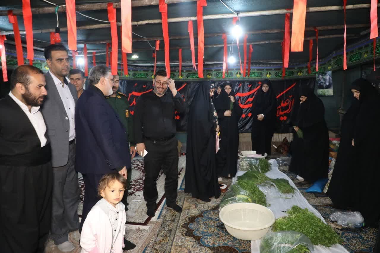آلبوم تصویری / بازدید شبانه استاندار آذربایجانغربی از روند تردد زائران اربعین حسینی از مرز تمرچین
