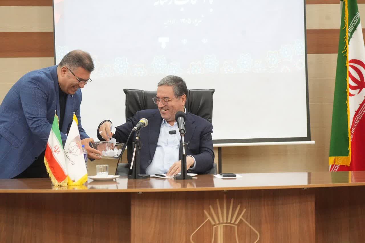 آلبوم تصویری / خانه مطبوعات میزبان گفتوگوی استاندار آذربایجانغربی با خبرنگاران
