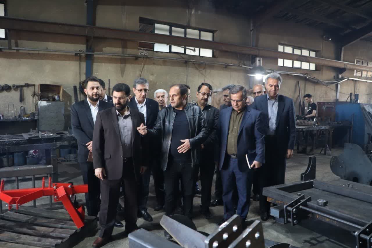 بازدید معاون هماهنگی امور اقتصادی استاندار آذربایجان غربی از دو شرکت تولیدی و صنعتی در ارومیه + تصاویر