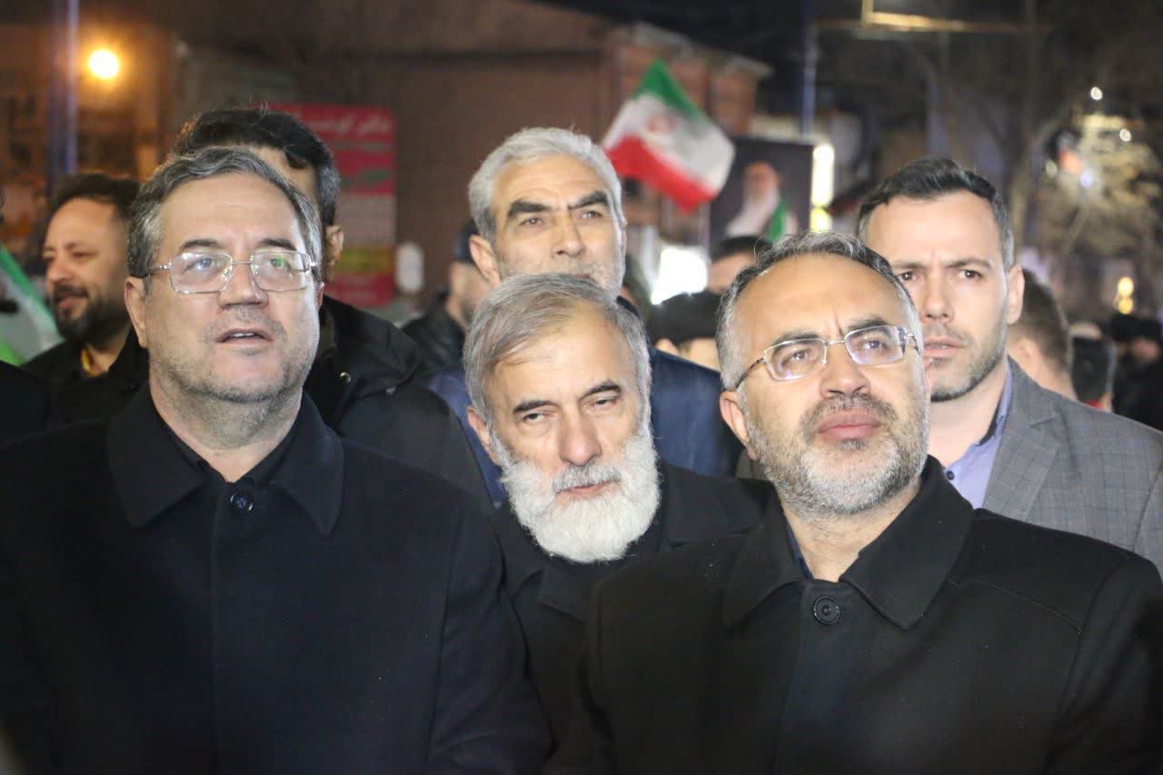 تداوم برگزاری تجمعات شبانه مردم و مسئولان در ارومیه + تصاویر