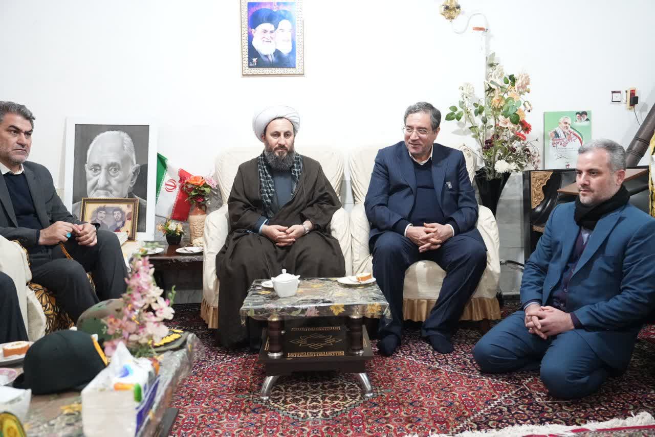 دیدار استاندار آذربایجان‌غربی با خانواده معظم شهیدان بهفر + تصاویر