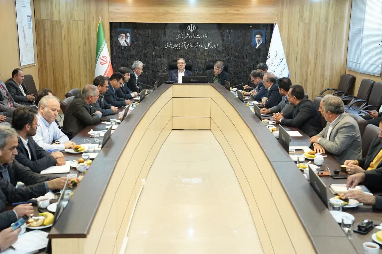 برگزاری جلسه شورای هماهنگی راه و شهرسازی آذربایجانغربی + تصاویر