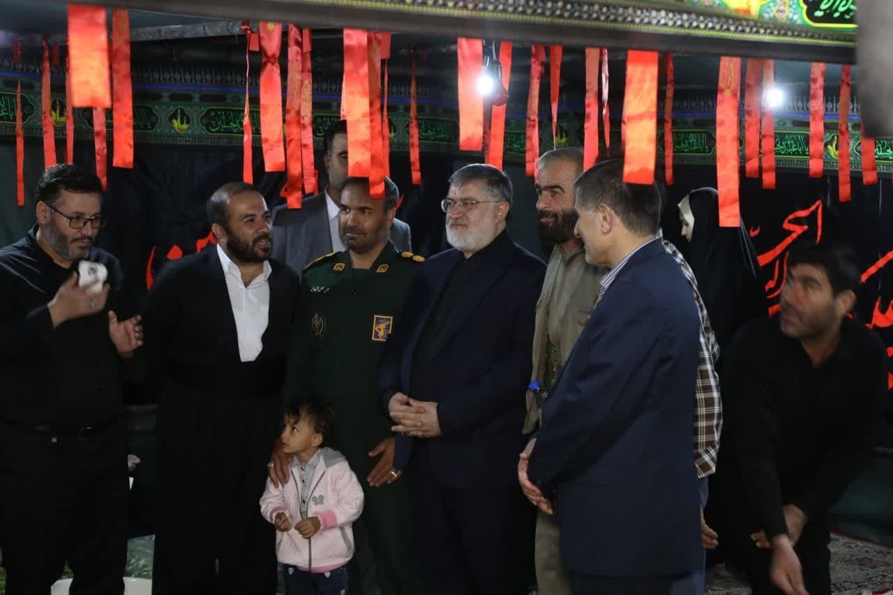 آلبوم تصویری / بازدید شبانه استاندار آذربایجانغربی از روند تردد زائران اربعین حسینی از مرز تمرچین