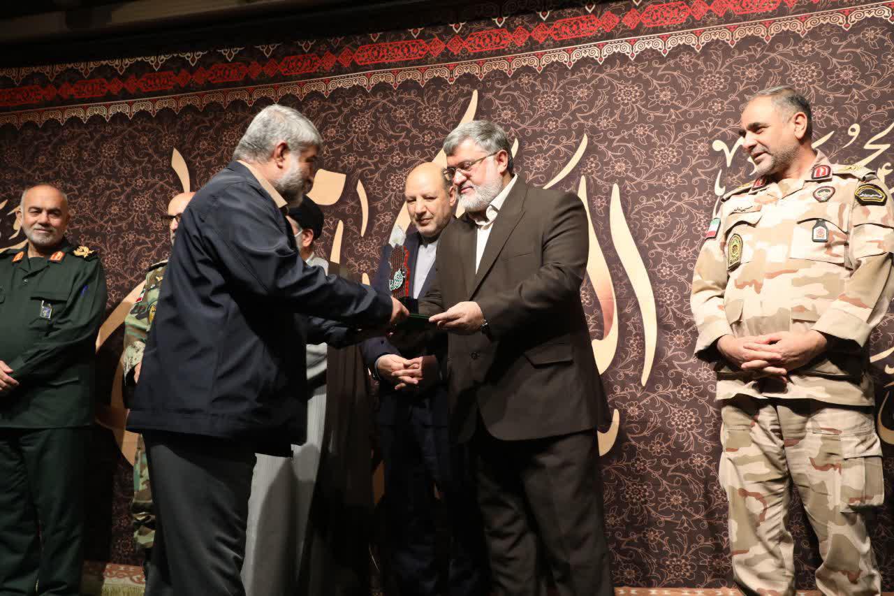 آلبوم تصویری / برگزاری آیین تجلیل از خادمین اربعین حسینی در استان و یادبود اولین سال بازگشایی مرز تمرچین جهت تردد زائرین اربعین