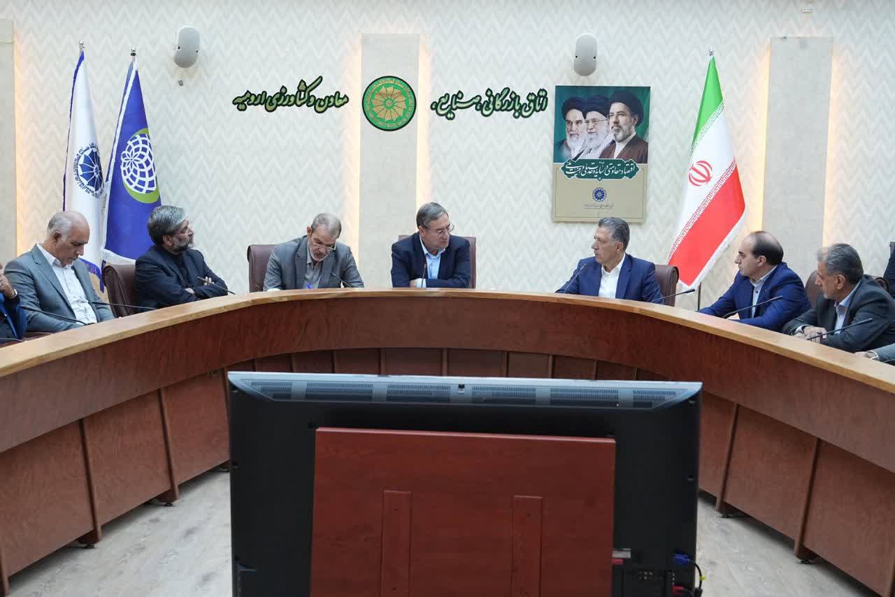 راهکارهای رفع موانع مرزی روی میز شورای گفتوگوی دولت و بخش خصوصی آذربایجانغربی